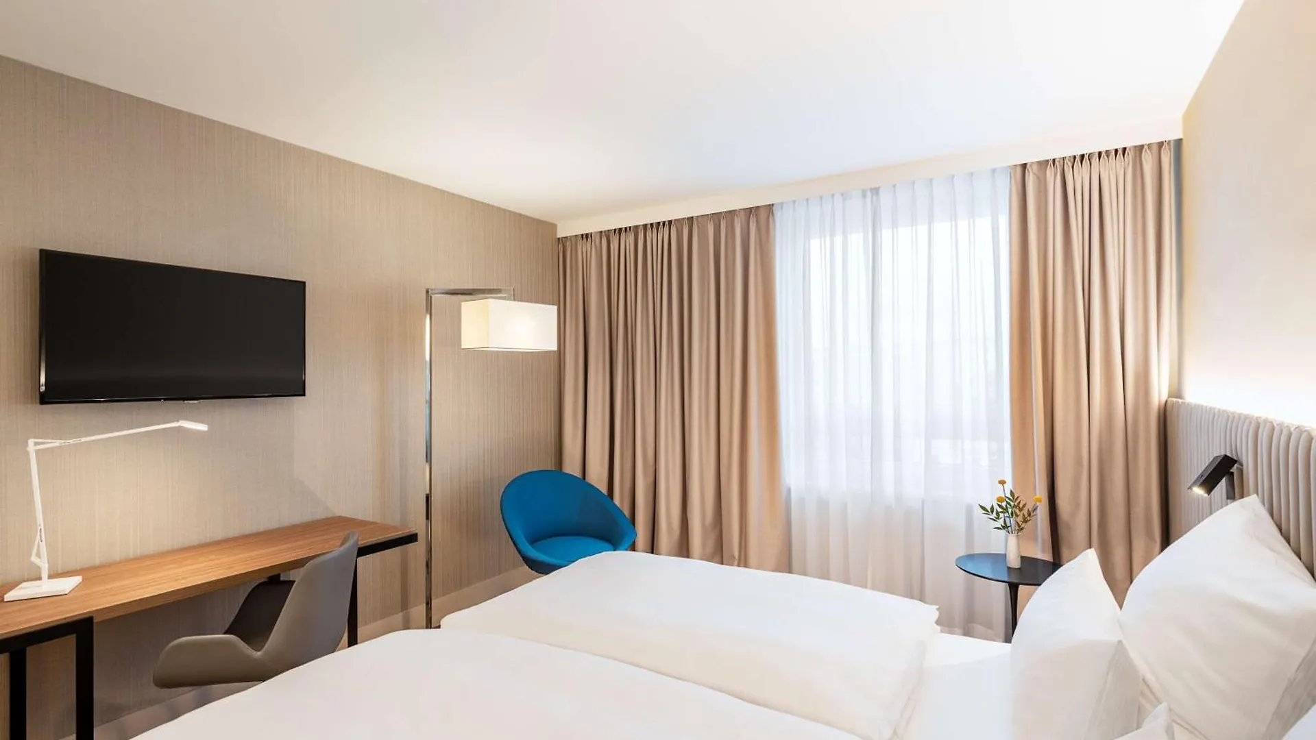 Nh Hamburg Altona Hotel 4*,  Duitsland